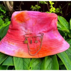 Tie-Dye Bucket Hat Charms & Chain Accent Boho Summer Festival Beachy Pink Orange